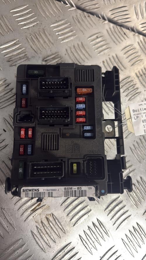Boitier servitude moteur (BSM) PEUGEOT 206 PHASE 2 BREAK Essence - Image 2