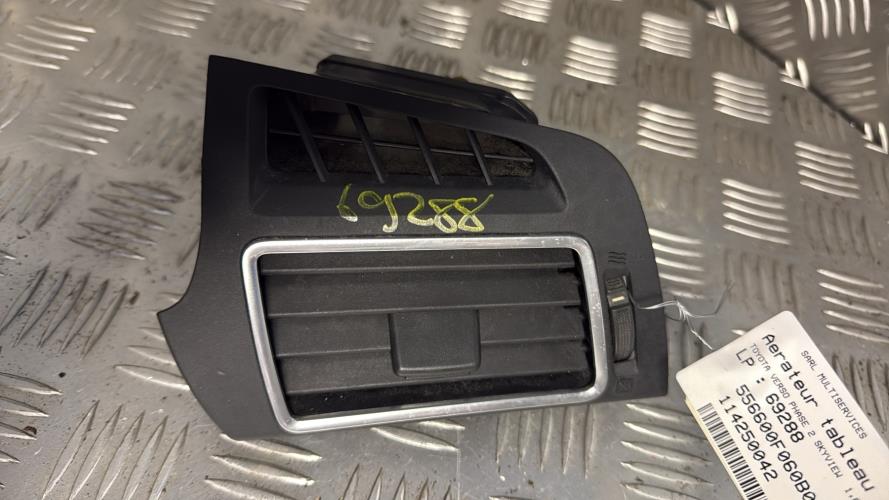 Aerateur tableau de bord avant droit TOYOTA VERSO PHASE 2 Diesel - Image 2