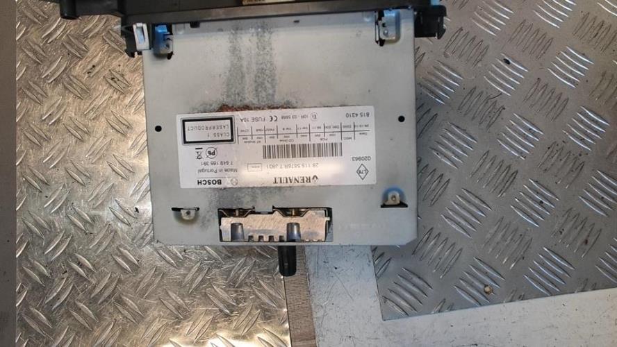 Autoradio d'origine RENAULT LAGUNA 3 PHASE 2 BREAK Diesel - Image 1