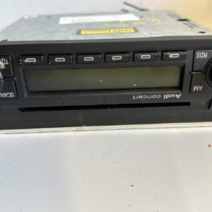 Autoradio d'origine AUDI A4 2 AVANT PHASE 2 BREAK Diesel - Image 4