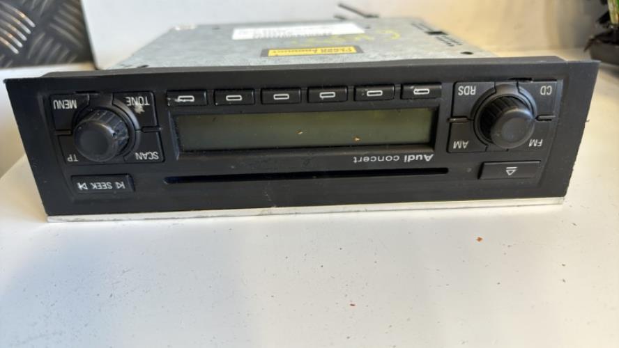 Autoradio d'origine AUDI A4 2 AVANT PHASE 2 BREAK Diesel - Image 4