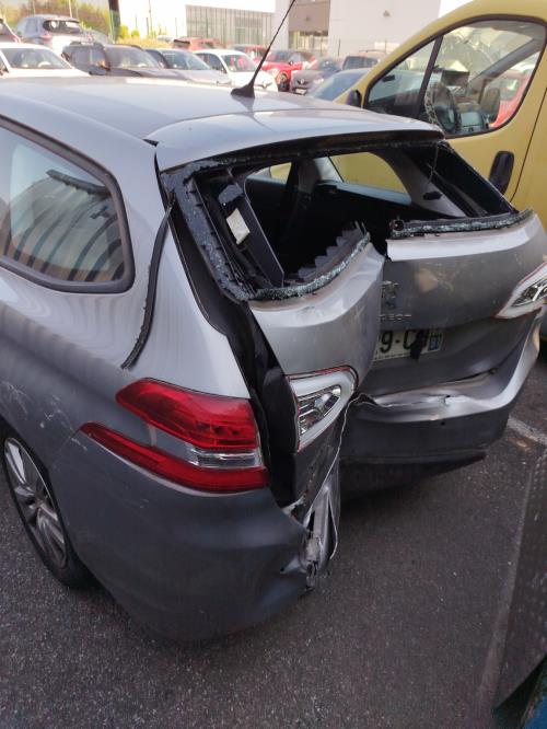 Banquette arriere PEUGEOT 308 2 SW PHASE 1 BREAK Diesel - Image 3