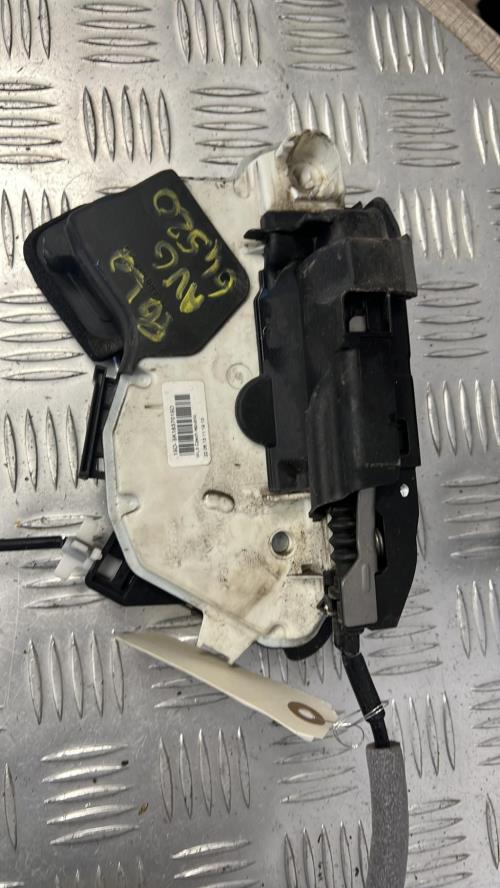 Serrure avant gauche VOLKSWAGEN POLO 5 PHASE 1 Diesel - Image 8