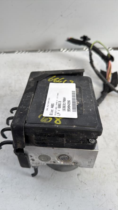 Bloc ABS (freins anti-blocage) PEUGEOT 208 1 PHASE 2 Diesel - Image 3
