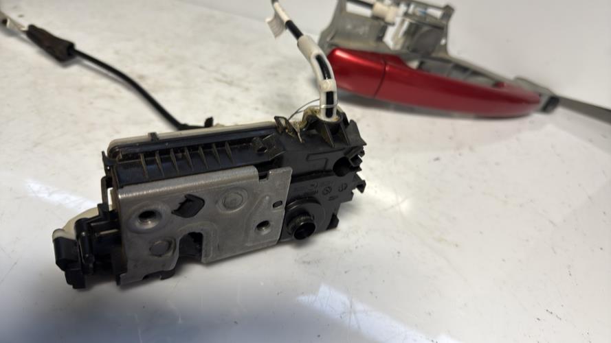 Serrure avant droit PEUGEOT 2008 1 PHASE 2 Essence - Image 2