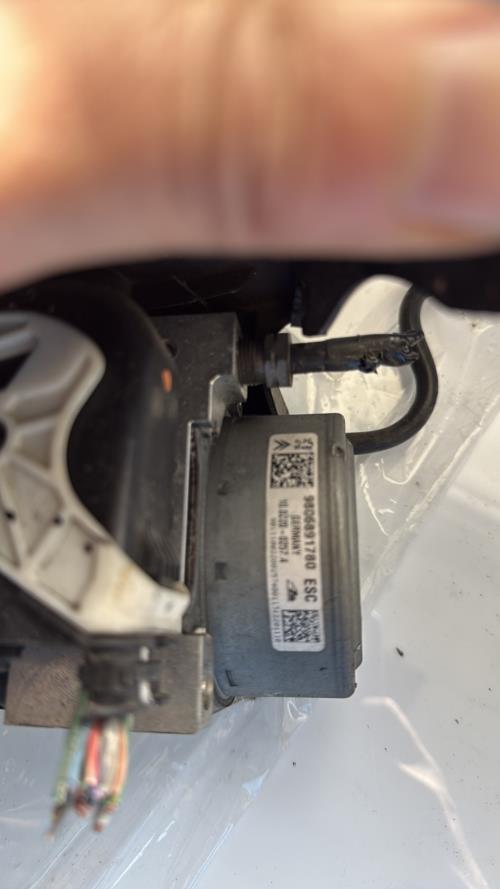 Bloc ABS (freins anti-blocage) PEUGEOT 208 1 PHASE 1 Diesel - Image 2