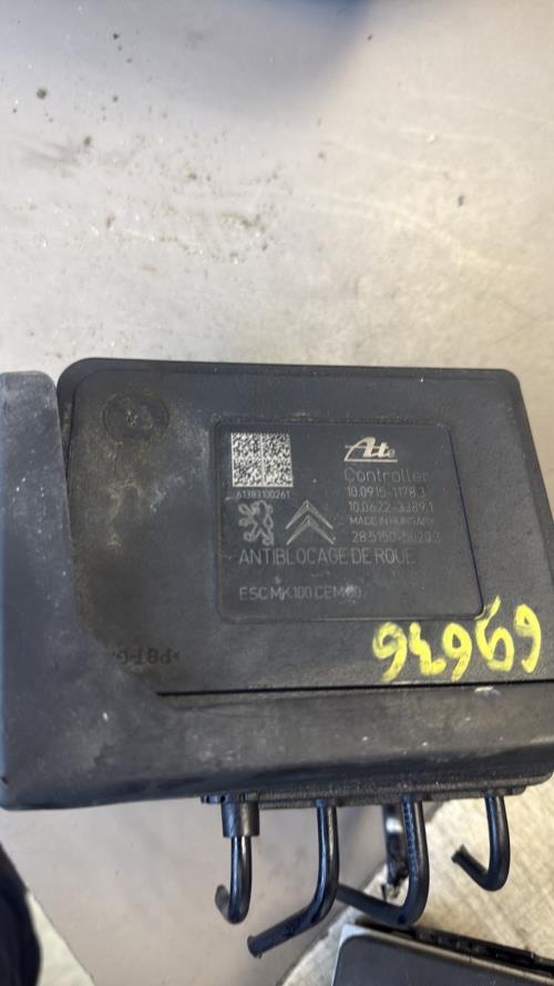Bloc ABS (freins anti-blocage) PEUGEOT 208 1 PHASE 1 Essence - Image 3