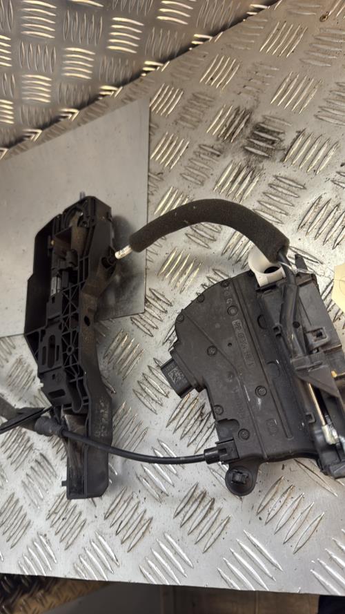 Serrure avant gauche PEUGEOT 208 1 PHASE 1 Diesel - Image 2