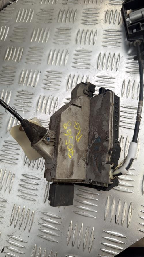 Serrure arriere gauche PEUGEOT 208 1 PHASE 1 Diesel - Image 2