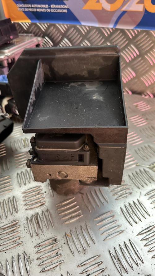 Bloc ABS (freins anti-blocage) RENAULT TRAFIC 2 PHASE 2 Diesel - Image 1