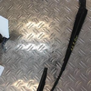 Bras essuie glace avant droit VOLVO S 60 1 PHASE 1 Diesel - Image 1