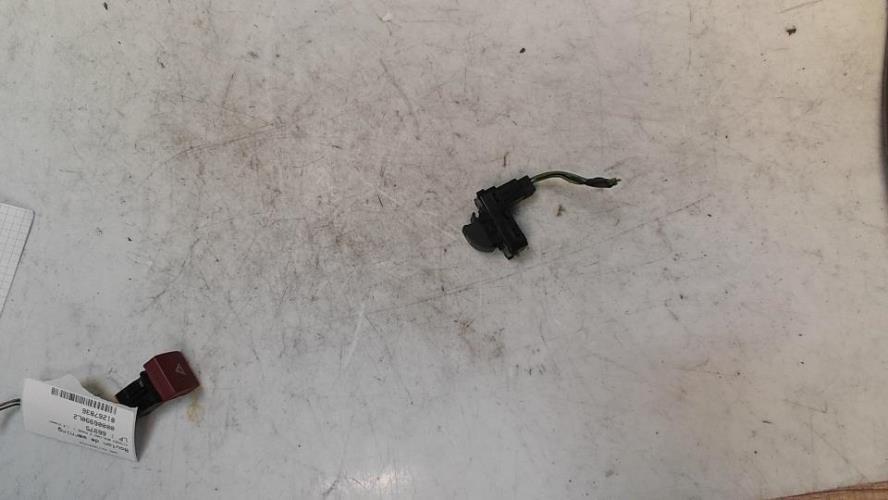 Interrupteur de leve vitre avant gauche CITROEN BERLINGO 2 PHASE 1 Diesel - Image 3