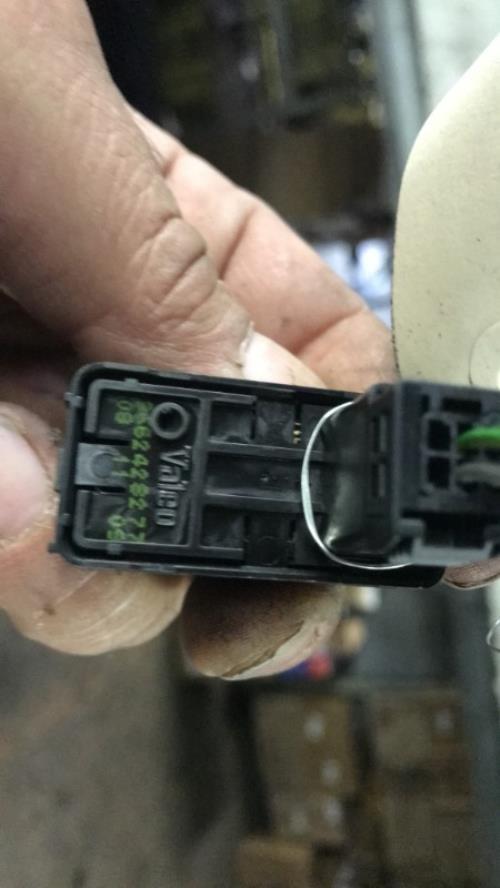 Interrupteur de leve vitre CITROEN BERLINGO 2 PHASE 1 Diesel - Image 3