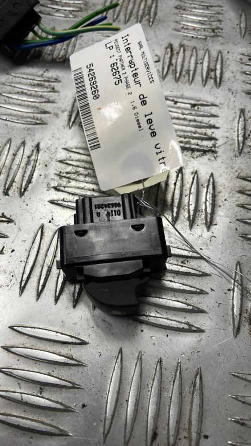 Interrupteur de leve vitre avant gauche PEUGEOT PARTNER 2 PHASE 2 Diesel - Image 1