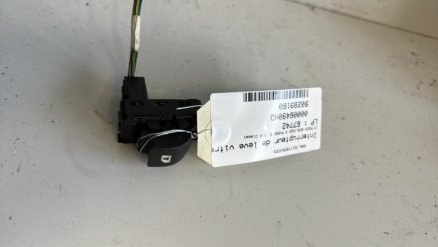Interrupteur de leve vitre avant droit CITROEN BERLINGO 2 PHASE 3 Diesel - Image 1
