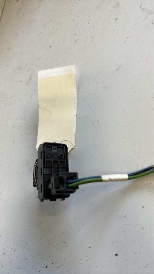 Interrupteur de leve vitre avant droit CITROEN BERLINGO 2 PHASE 3 Diesel - Image 3