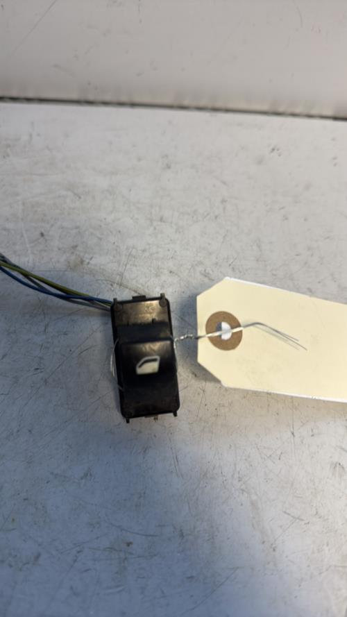 Interrupteur de leve vitre avant gauche CITROEN BERLINGO 2 PHASE 1 Diesel - Image 2