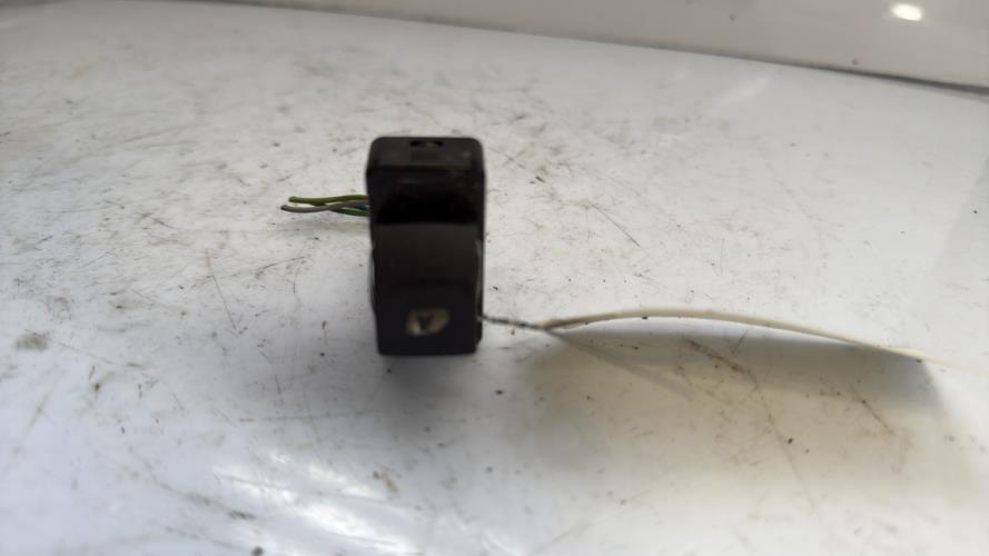 Interrupteur de leve vitre avant gauche PEUGEOT PARTNER 2 PHASE 1 Diesel - Image 1