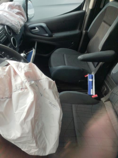 Interrupteur de leve vitre avant gauche PEUGEOT PARTNER 2 PHASE 1 Diesel - Image 6