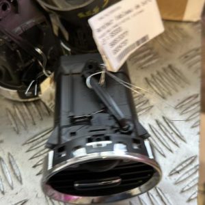 Aerateur tableau de bord PEUGEOT 308 1 PHASE 2 Diesel - Image 1