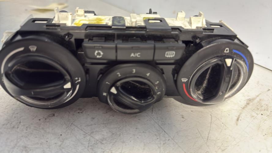 Commande chauffage PEUGEOT 208 1 PHASE 2 Diesel - Image 1