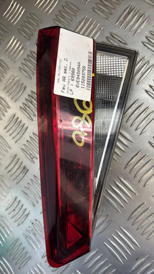 Feu arriere secondaire droit (feux) SKODA FABIA 4 Essence - Image 1