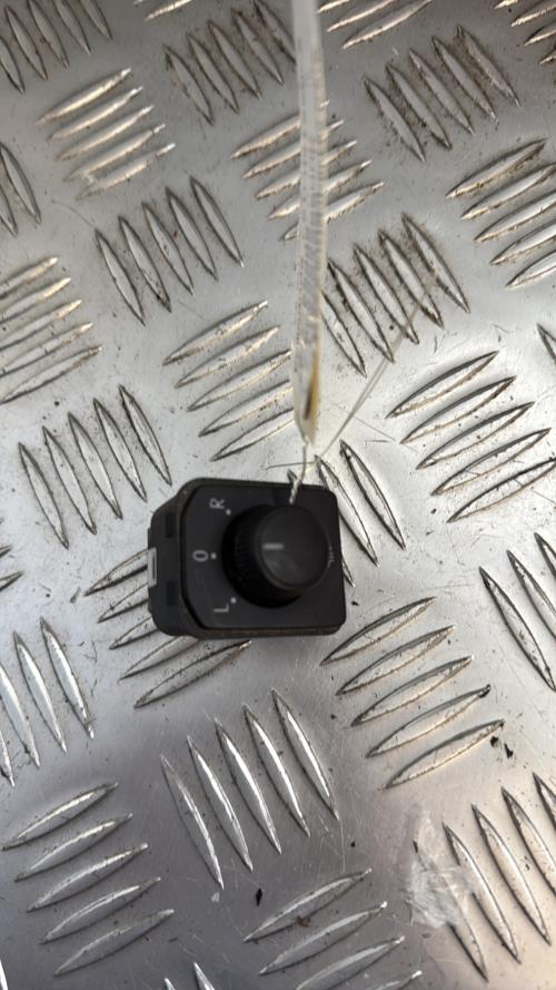 Commande retroviseurs SKODA FABIA 4 Essence - Image 3