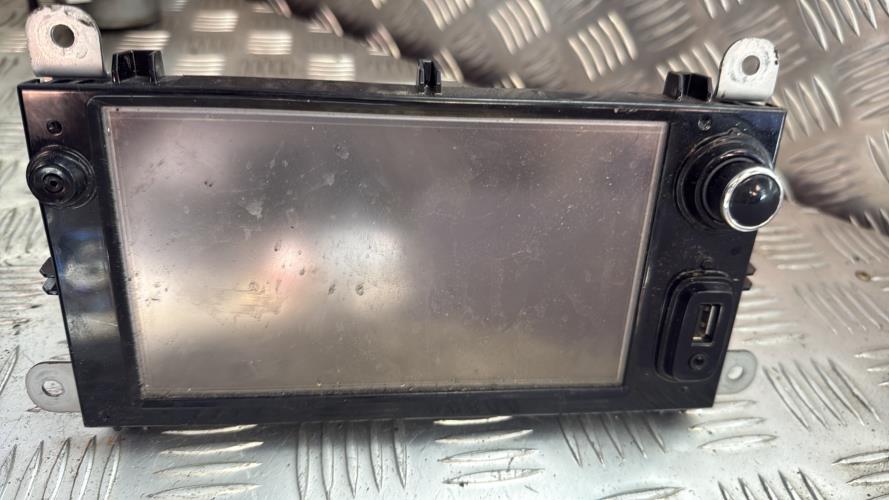 Autoradio d'origine RENAULT CLIO 4 PHASE 1 Essence - Image 1