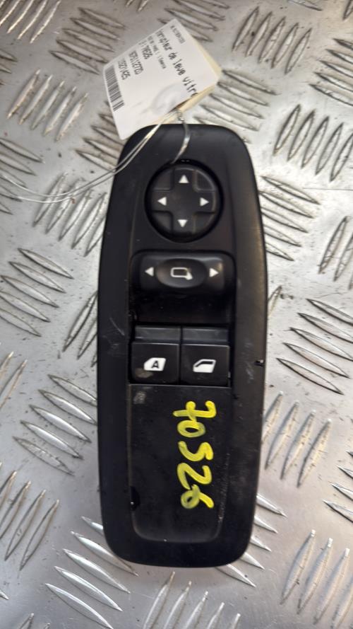 Interrupteur de leve vitre avant gauche PEUGEOT 208 1 PHASE 1 Essence - Image 1