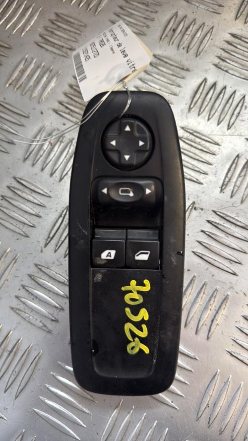 Interrupteur de leve vitre avant gauche PEUGEOT 208 1 PHASE 1 Essence - Image 2