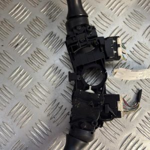 Commodo phare TOYOTA YARIS 2 PHASE 1 Essence - Image 1