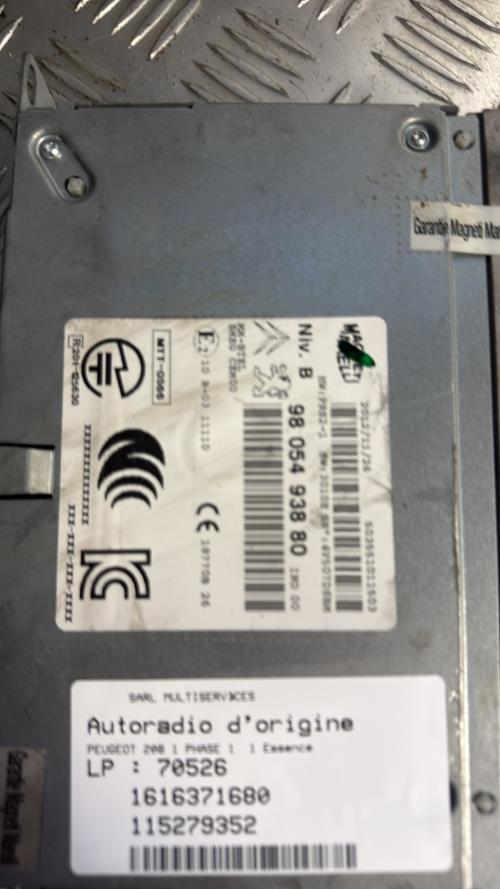 Autoradio d'origine PEUGEOT 208 1 PHASE 1 Essence - Image 2