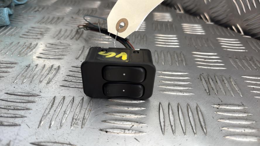 Interrupteur de leve vitre avant gauche OPEL MERIVA A PHASE 2 Essence - Image 1