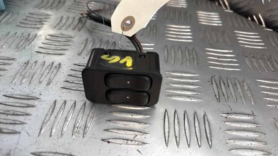 Interrupteur de leve vitre avant gauche OPEL MERIVA A PHASE 2 Essence - Image 2