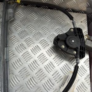 Leve vitre electrique avant gauche RENAULT CLIO 2 PHASE 2 Diesel - Image 1