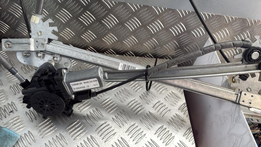 Leve vitre electrique avant gauche MINI MINI 1 R50/R53 PHASE 1 Essence - Image 1