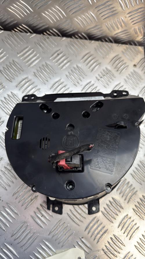 Compteur FIAT 500 2 PHASE 1 Diesel - Image 3