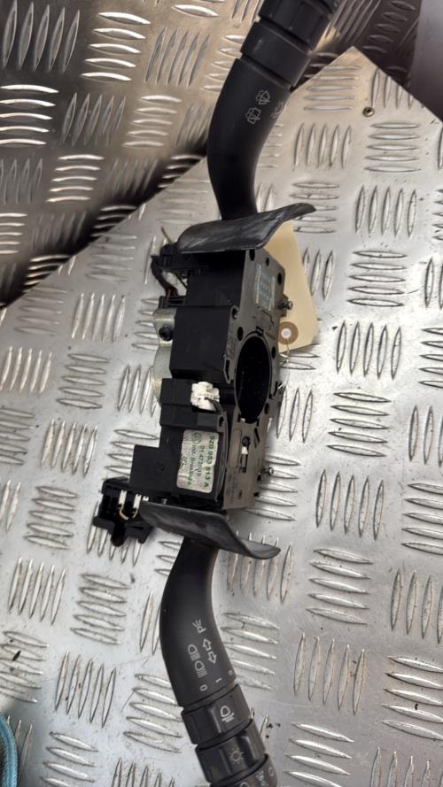 Com (Bloc Contacteur Tournant+Commodo Essuie Glace+Commodo Phare) VOLKSWAGEN FOX Essence - Image 3