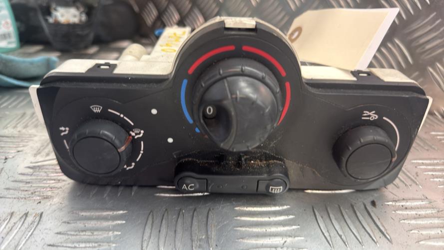 Commande chauffage RENAULT CLIO 3 PHASE 1 Diesel - Image 2