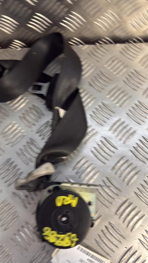 Ceinture arriere droit TOYOTA VERSO PHASE 2 Diesel - Image 3