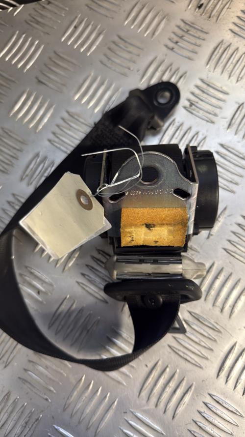 Ceinture arriere gauche troisieme ligne TOYOTA VERSO PHASE 2 Diesel - Image 3