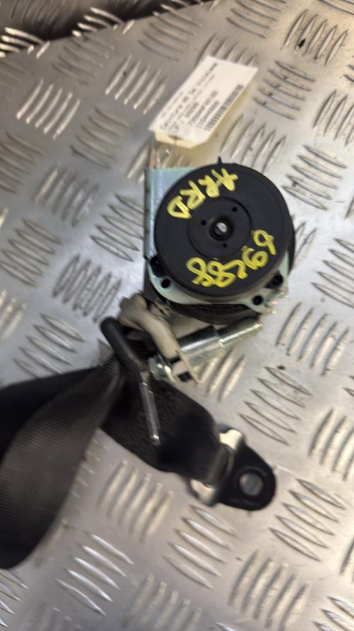 Ceinture arriere droite troisieme ligne TOYOTA VERSO PHASE 2 Diesel - Image 1