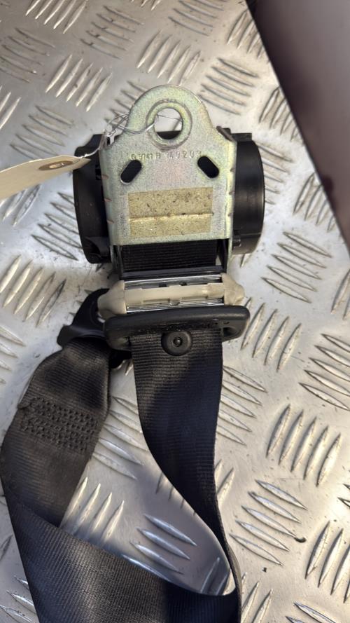 Ceinture arriere droite troisieme ligne TOYOTA VERSO PHASE 2 Diesel - Image 3