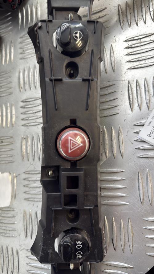 Bouton de warning FIAT 500 2 PHASE 1 Diesel - Image 1