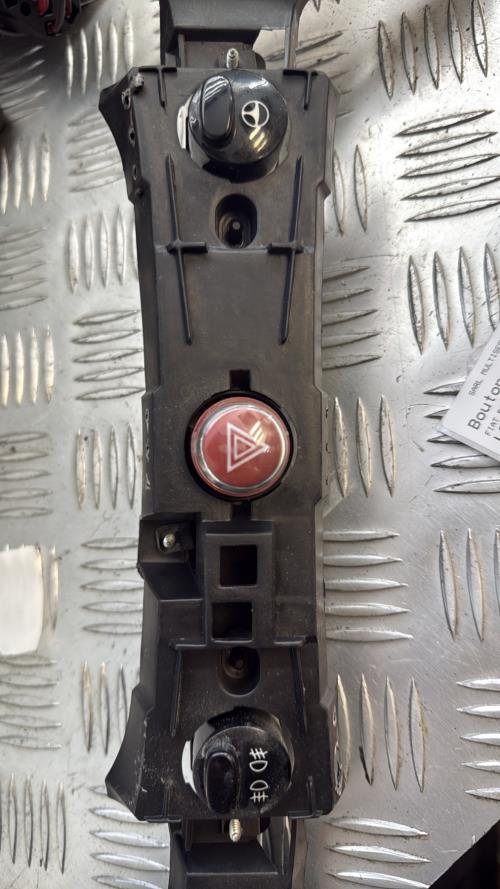 Bouton de warning FIAT 500 2 PHASE 1 Diesel - Image 2
