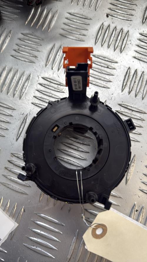 Contacteur tournant VOLKSWAGEN FOX Essence - Image 2