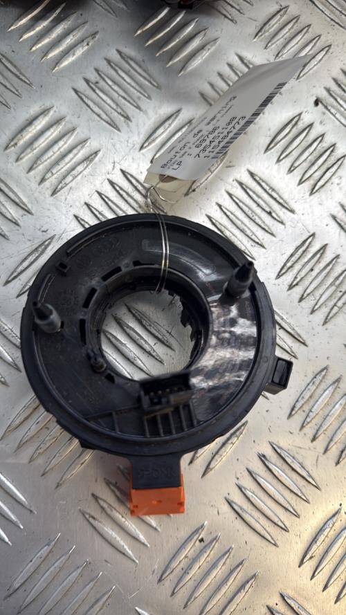 Contacteur tournant VOLKSWAGEN FOX Essence - Image 3