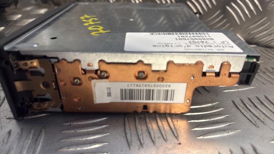 Autoradio d'origine RENAULT CLIO 2 PHASE 2 Essence - Image 2