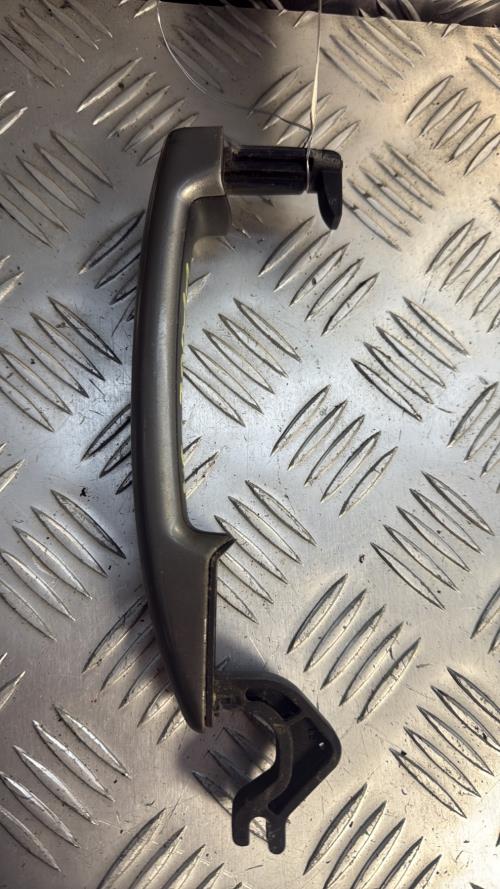 Poignee porte avant gauche PEUGEOT 308 1 PHASE 1 Essence - Image 1