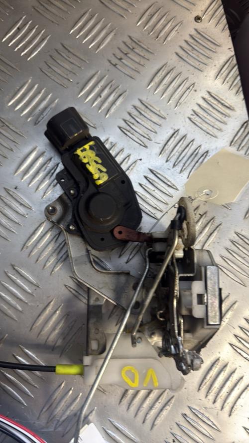 Serrure avant gauche PEUGEOT 107 PHASE 2 Essence - Image 2